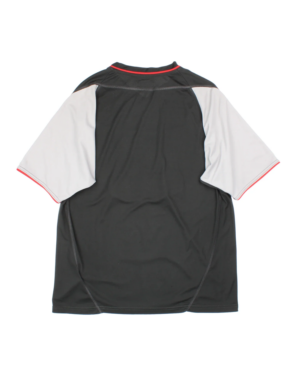 Liverpool 2002/04 Reebok Football Shirt in the black away kit colourway, features embroidered logos and badge on the front with grey and red deatiling on the sleeves and collar.
