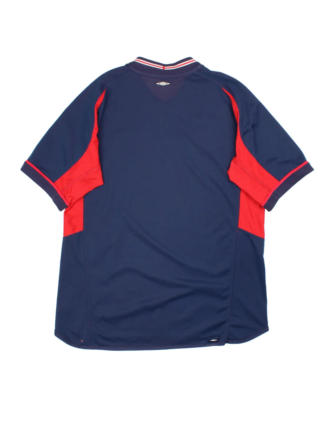 England 2002/04 Umbro Football Shirt in the red away kit colourway with reversible blue side, features printed logos and badge on the front.