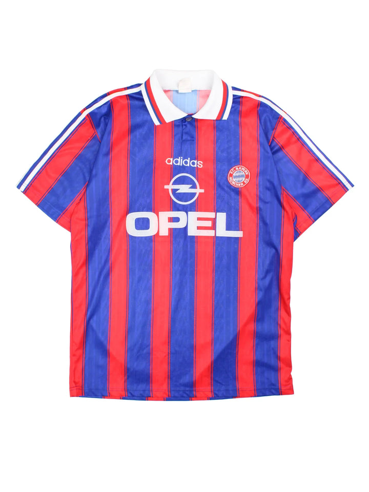 Bayern Munich 1995/97 Adidas Football Shirt in the red and blue home kit colourway, features logos and badge on the front with the classic adidas 3 stripe on the sleeve. Player name: KLINSMANN #18 on the back