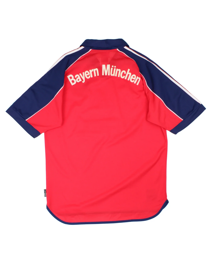 1999/01 Bayern Munich Adidas Football Shirt in the red home kit colourway, features embroidered logos and badge on the front, classic three stripe along the sleeve and large sponsor on the front.