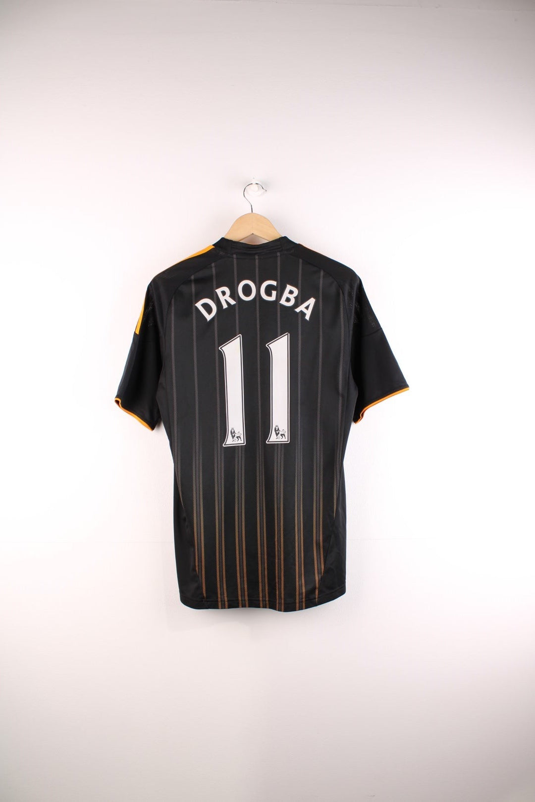 Chelsea 2010/11 Drogba Football Shirt (Size S) – VintageFolk