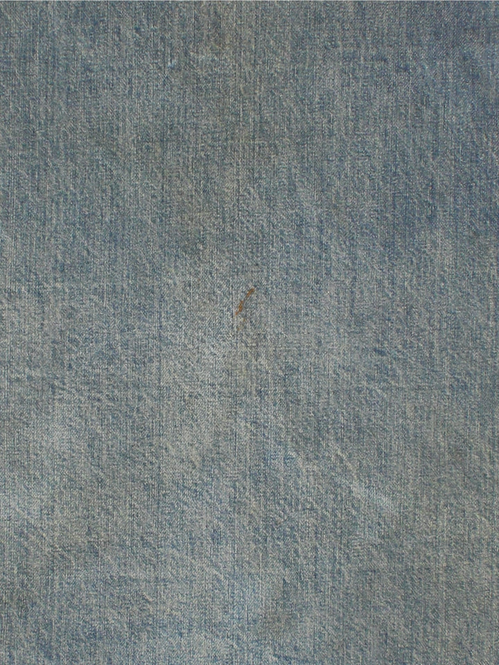 Vintage Carter's Denim Vest in a blue colourway. Buttons up and has multiple pockets, and is insulated with a sherpa lining.