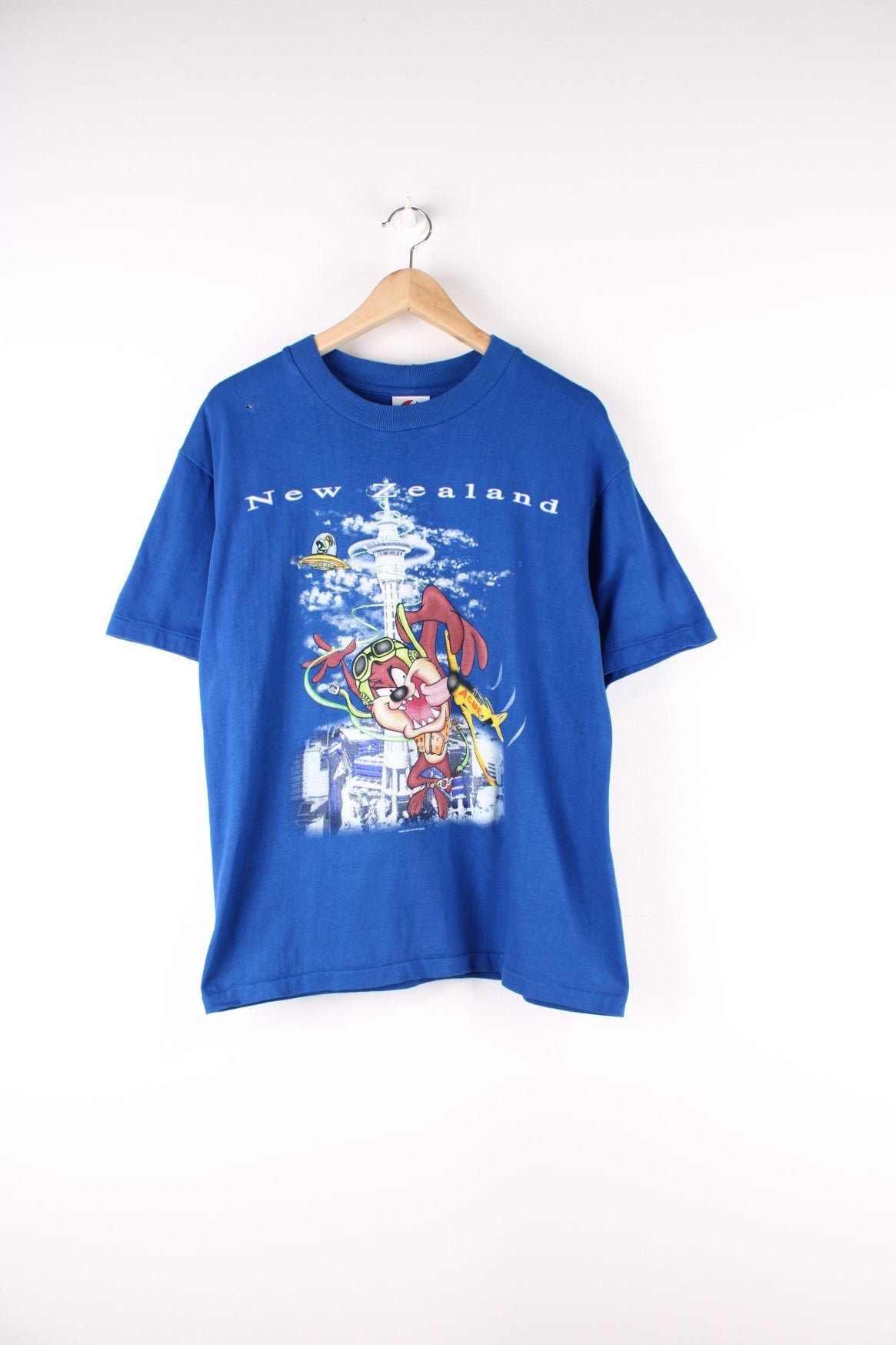 90's Tazmanian Devil New Zealand T-Shirt (Size S) – VintageFolk