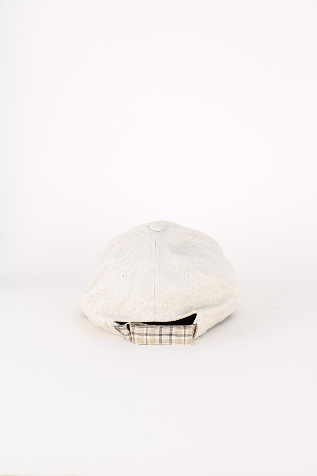 Vintage Adidas New York Yankes Cap in a tan colourway with the logo embroidered on the front and sides, tartan under brim pattern and has adjustable velcro strap.