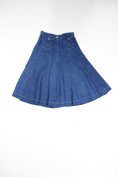  Vintage 70's denim Gaucho Culottes. High waist Culottes with western style pockets. Made by Etam.  good condition - small mark on near the fly (see photos)  Size in Label:  No Size - Measures like a UK Womens XXS