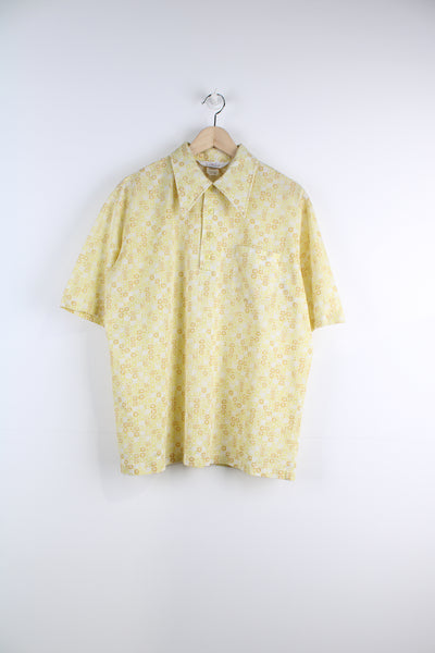 Vintage 70's Jantzen Patterned Shirt in a yellow and orange colourway, button up with chest pockets, and dagger collar.