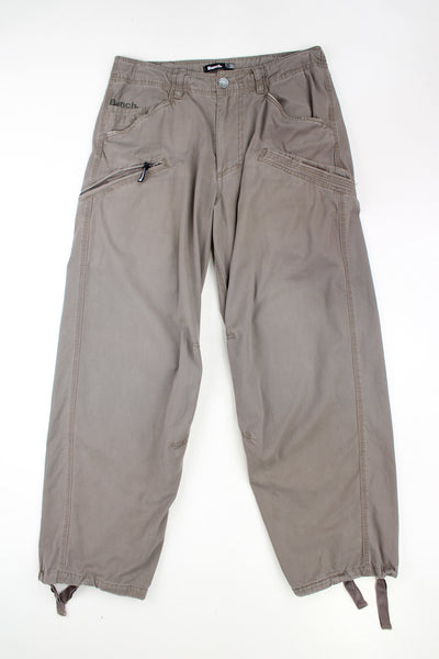 Y2k Bench green/ khaki cargo trousers. Feature printed Bench logo on the front pocket. good condition Size in Label: 32 R - Measures like a womens XL