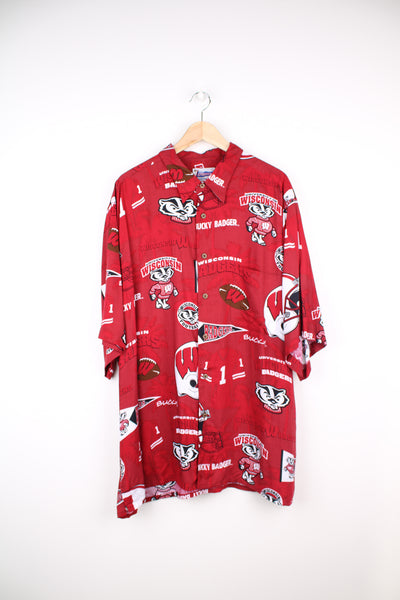 Red University of Wisconsin Badgers/ American football Hawaiian Shirt with all over print. Made by Reyn Spooner. good condition Size in Label: Mens XXL