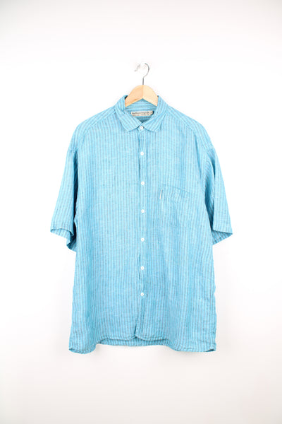 Vintage Marlborough Originals short sleeve shirt in blue pinstripe. Features white Marlborough tab on the pocket. good condition - very small mark near the pocket (see photos) Size in Label: Mens XL