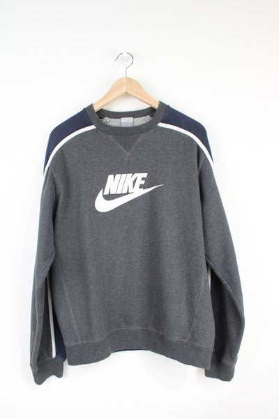 00's Nike grey crewneck sweatshirt with embroidered spell-out logo on across the chest
