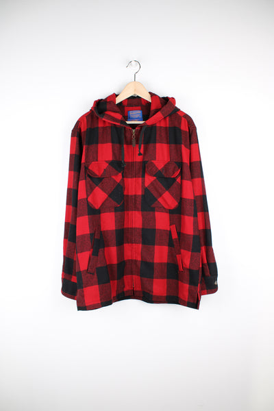 00's Pendleton red plaid shirt/ lightweight jacket with zip to close and hood. Made from 100% wool.  good condition  Size in Label:   Mens M
