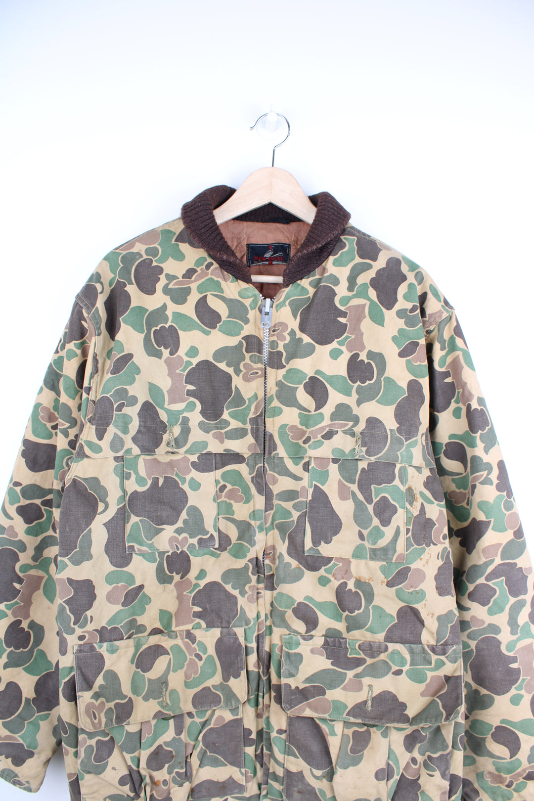 Vintage looks like 1970s Red Head heavy duty cotton camouflage, zip through hunting jacket with multiple pockets, quilted lining and chunky zip 