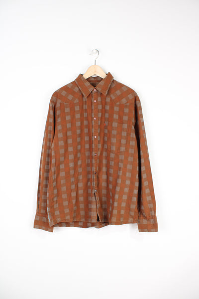 Vintage 70's Wrangler brown gingham button up, cotton shirt with popper buttons to close