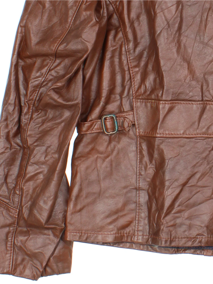 Vintage Western Leather Jacket in a brown colourway. Zips up and has side pockets.