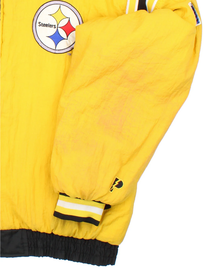 Pittsburgh Steelers NFL Pro Player Jacket in either a black or yellow reversible colourway options. Full zip with double pocket and classic steelers logo on the front and back.