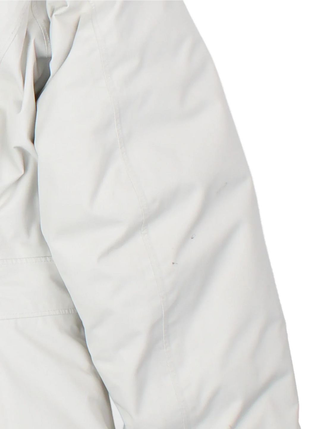 The North Face Hyvent Parka Coat in a white colourway. Goose down stuffing with full zip, side pockets and has the classic logo embroidered on the front.