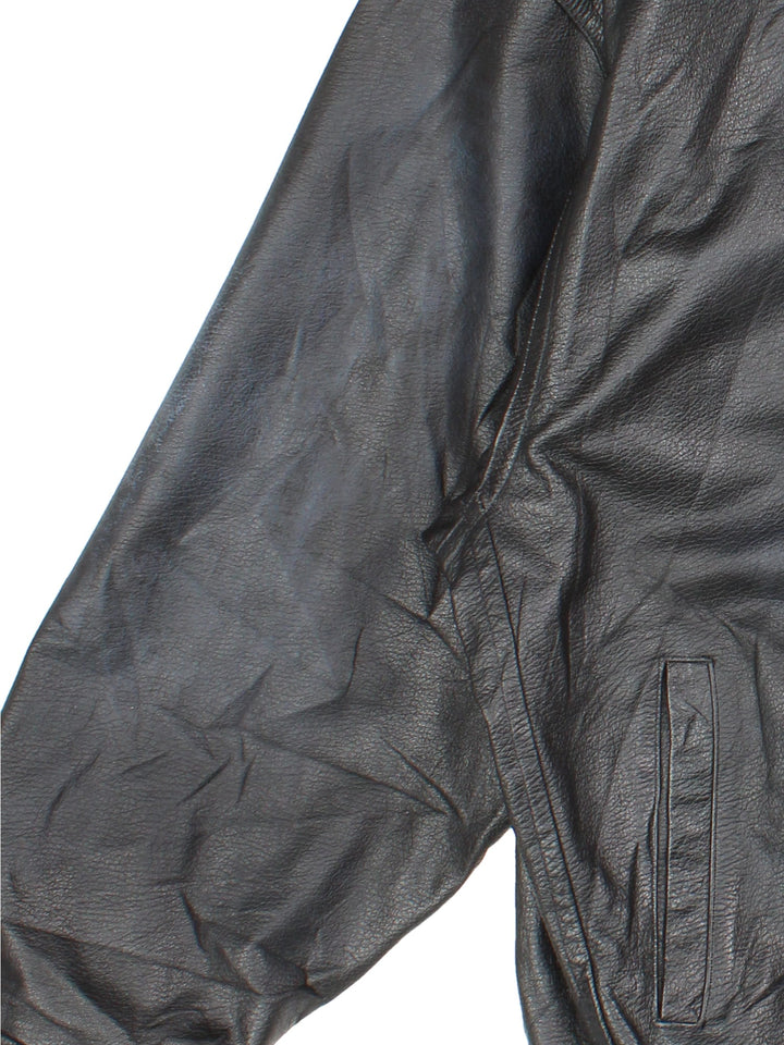 Vintage 90's Pepsi Leather Jacket in a black colourway. Full zip, pepsi logo detailing and two standard side pockets.