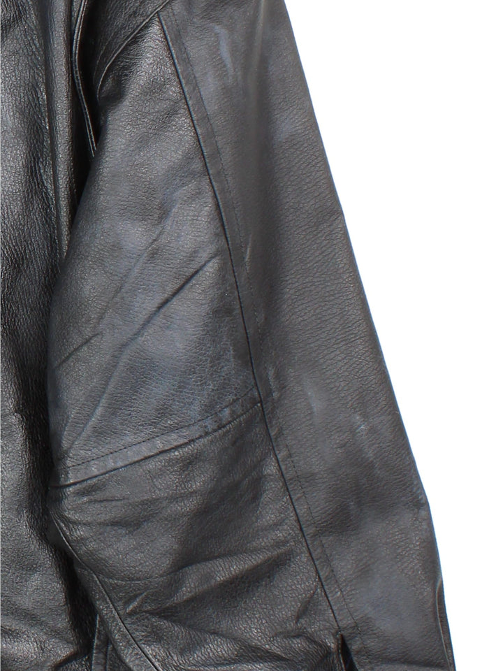 Vintage 90's Pepsi Leather Jacket in a black colourway. Full zip, pepsi logo detailing and two standard side pockets.