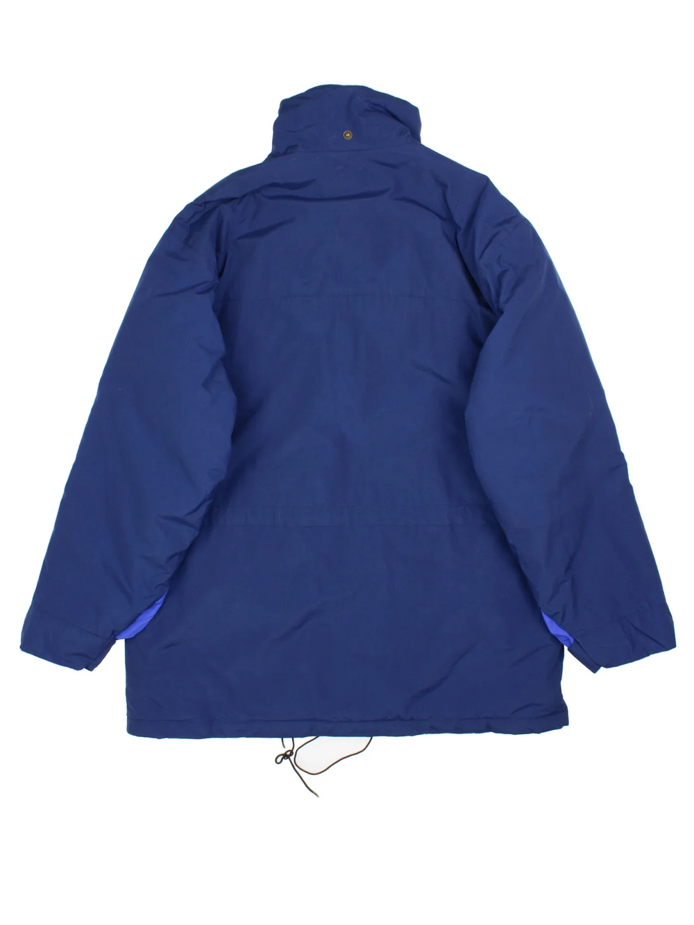 L.L Bean 90's Jacket in a blue colourway with lighter tonal detailing. Tartan pattern quilted insulated lining and buttons up with full zip and multiple pockets.