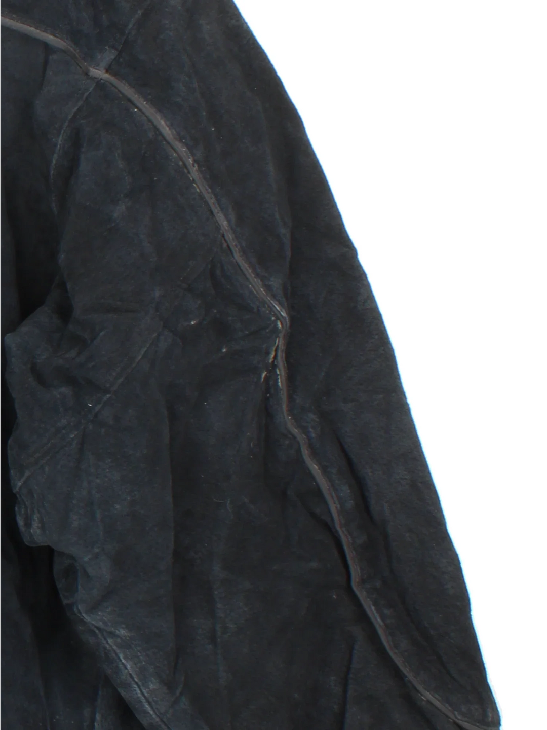 Vintage Tennessee Vols Suede Leather Jacket in a black colourway. Zip up closure, has side pockets, and the logo embroidered on the front and spell out on the back.