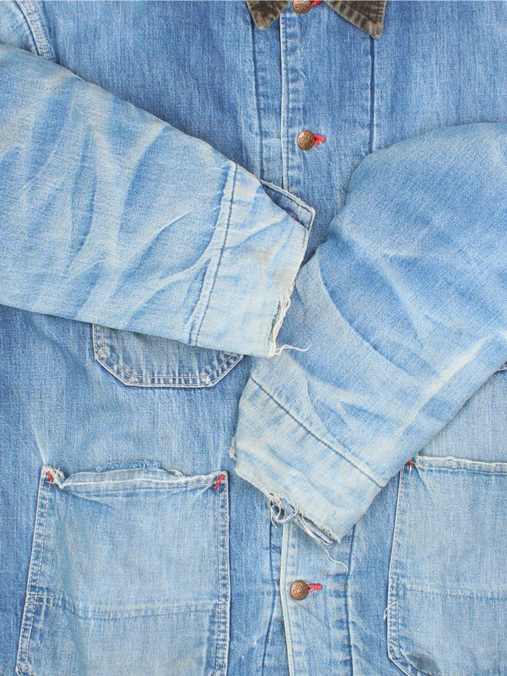 Vintage 60's Big Mac By JCPenney Chore Work Jacket in a blue colourway. Button up closure, has multiple pockets, insulated with a quilted lining, and has a corduroy collar.