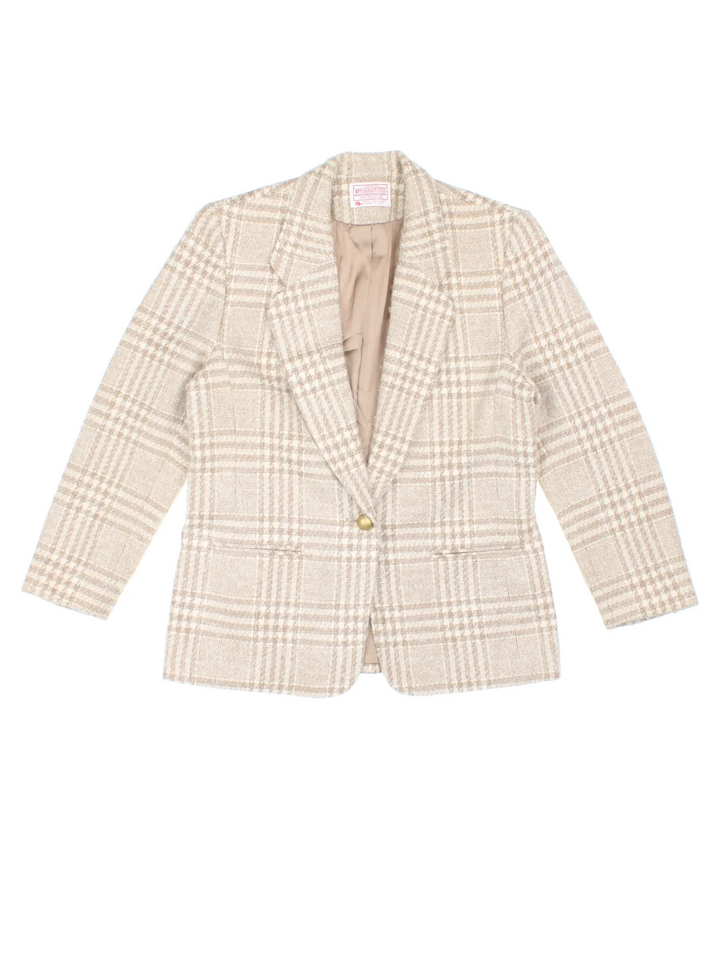 Pendleton Wool Blazer in a tan colourway. Buttons up and has front patch pockets, fully lined.