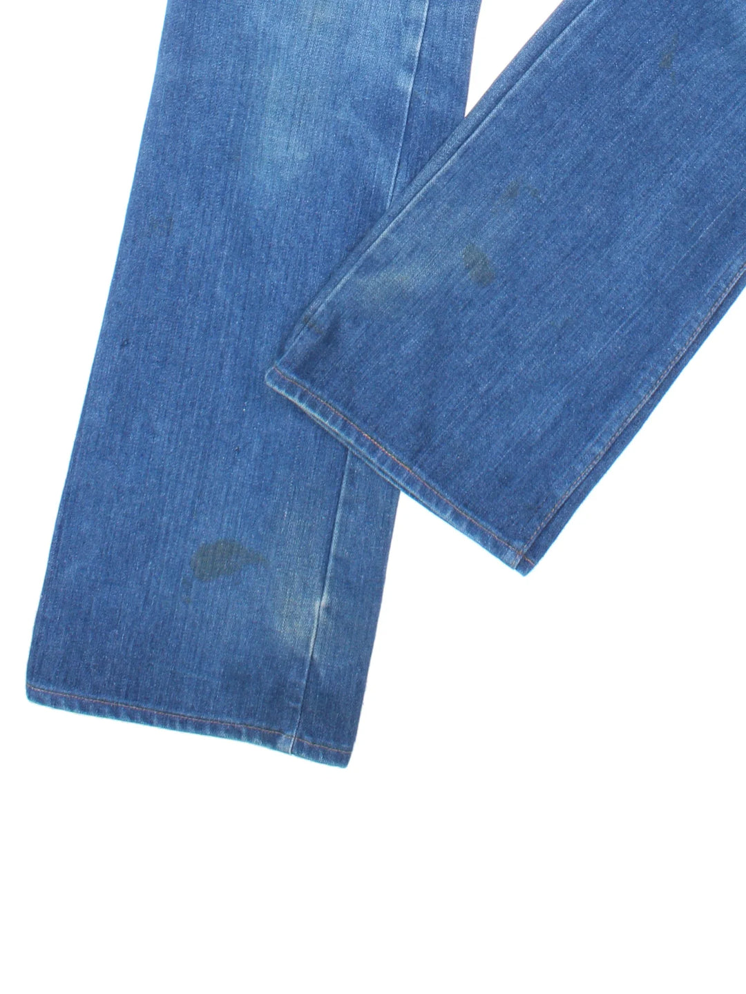 70's Wrangler Flared Jeans in blue colourway with multiple pockets, contrast stitching and embroidered logo on the back.