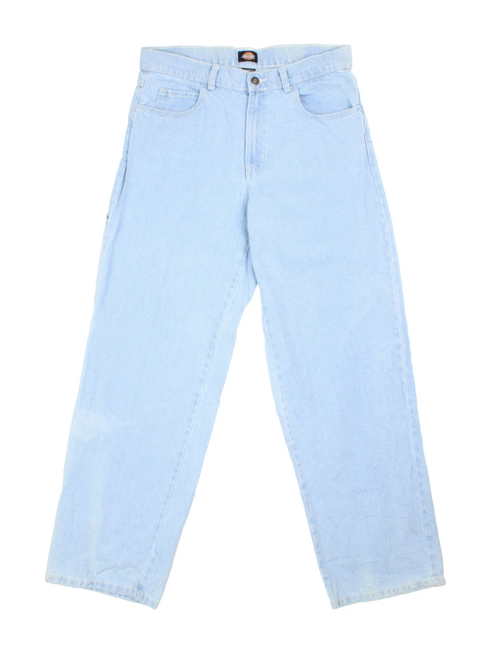 Dickies Jeans in blue colourway with multiple pockets and the logo embroidered on the back.