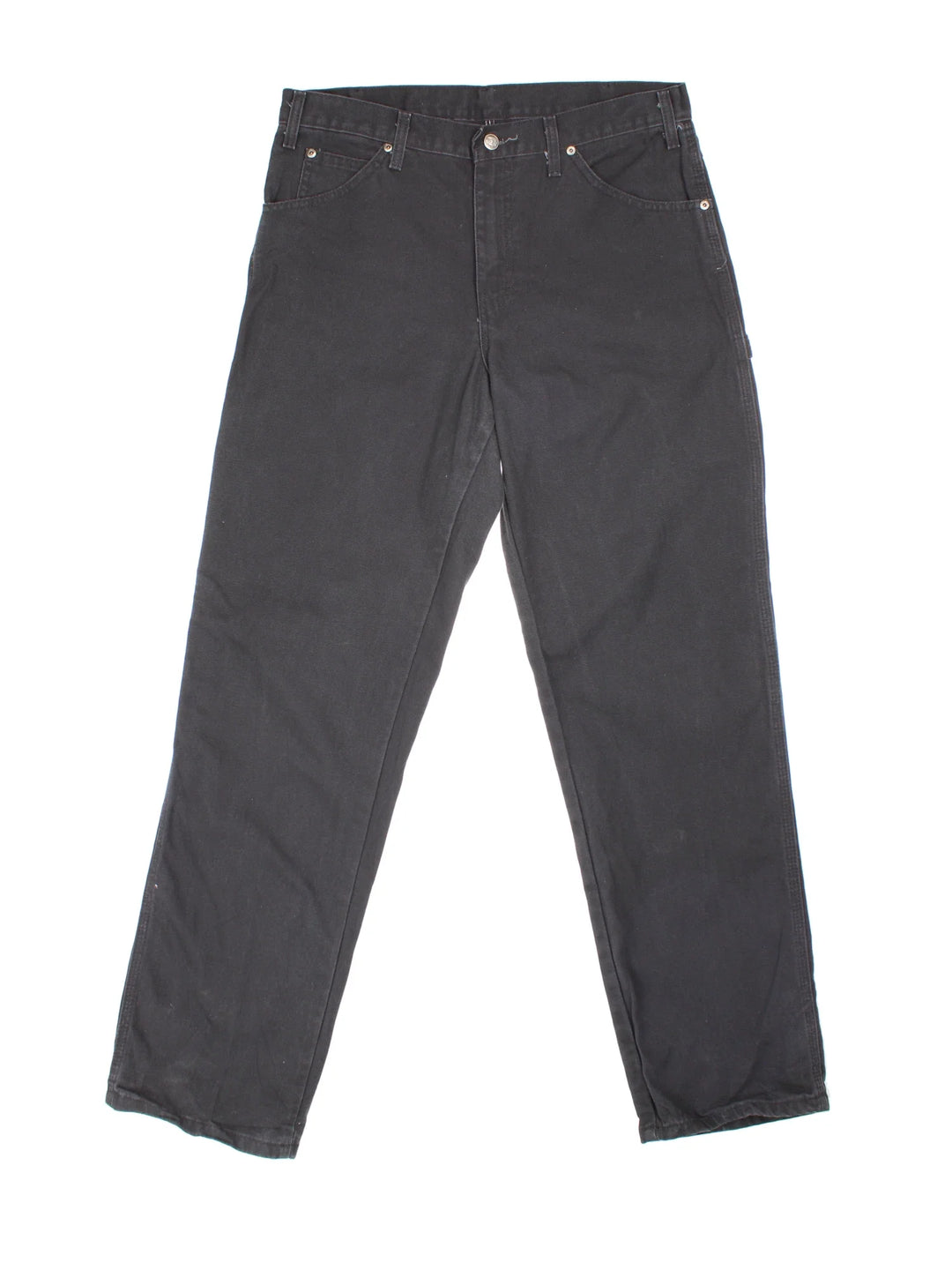 Dickies Jeans in black colourway with multiple pockets and the logo embroidered on the back.