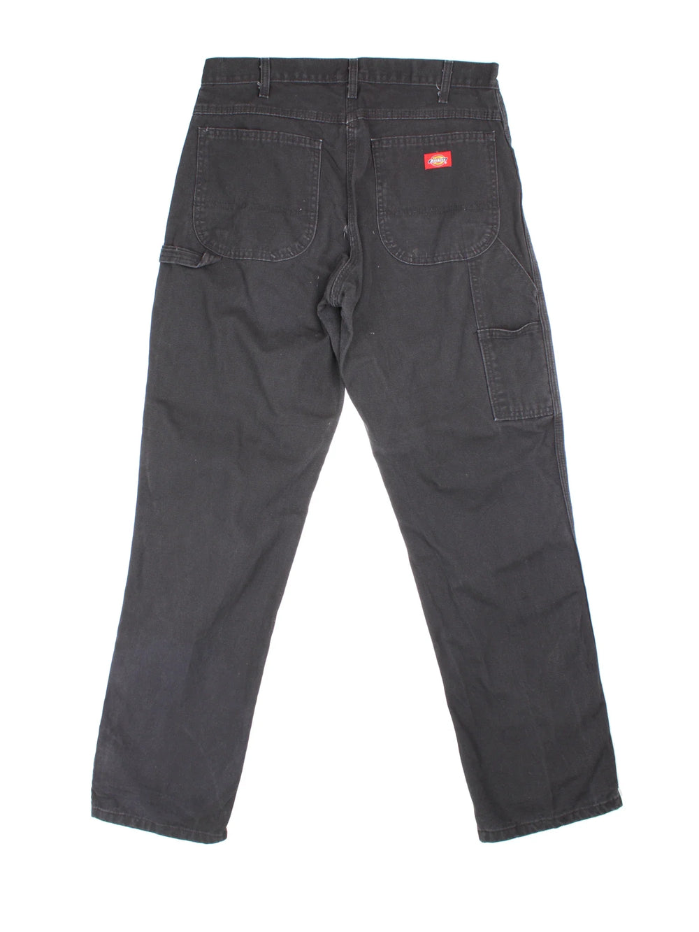 Dickies Jeans in black colourway with multiple pockets and the logo embroidered on the back.