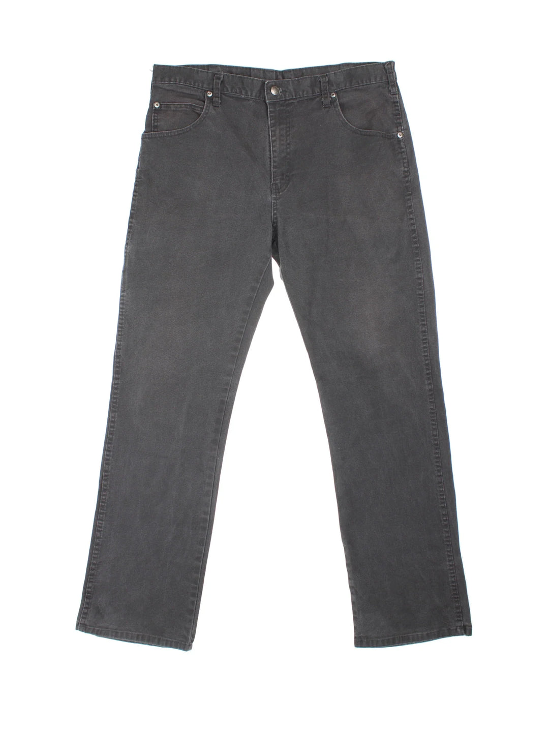 Dickies Jeans in black colourway with multiple pockets and the logo embroidered on the back.