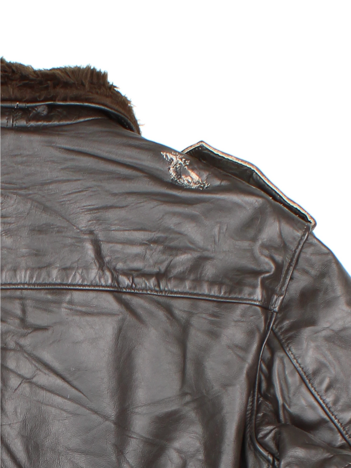 Schott Leather Flight Jacket in a brown colourway with a faux fur collar, zip up with side pockets and has a faux fur lining. 