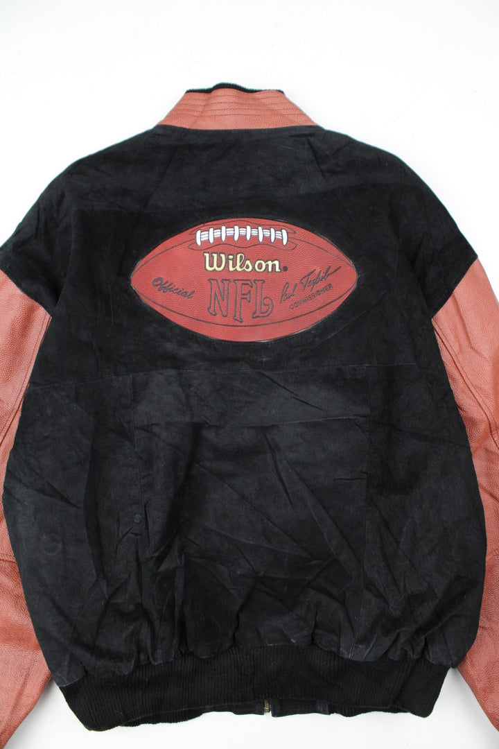Vintage Wilson Super Bowl Bomber Jacket in a black/brown colourway. Zip up with side pockets and branded back logo. Contrast elasticated cuffs and hem.