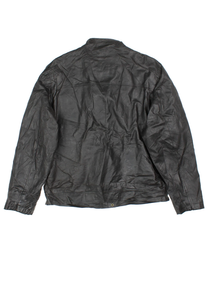 Timberland Leather Jacket in a black colourway. Zips up and has multiple pockets.