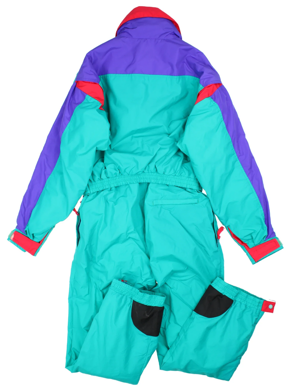 90's Columbia Ski Suit in green colourway with multiple pockets, some slight padding, elasticated waistband. Comes with adjustable belt and embroidered branding on the front.
