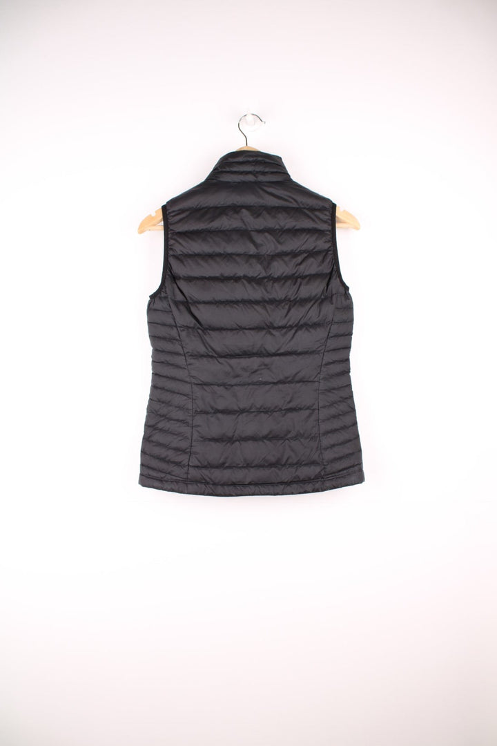 Patagonia zip through puffer down gilet. Features embroidered logo on the chest. 