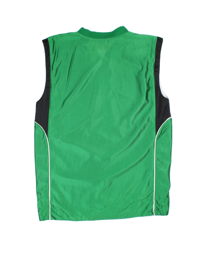 Boston Celtics Nike Reversible Jersey in green and white colourway options, features embroidered Nike swoosh and badge on the front.