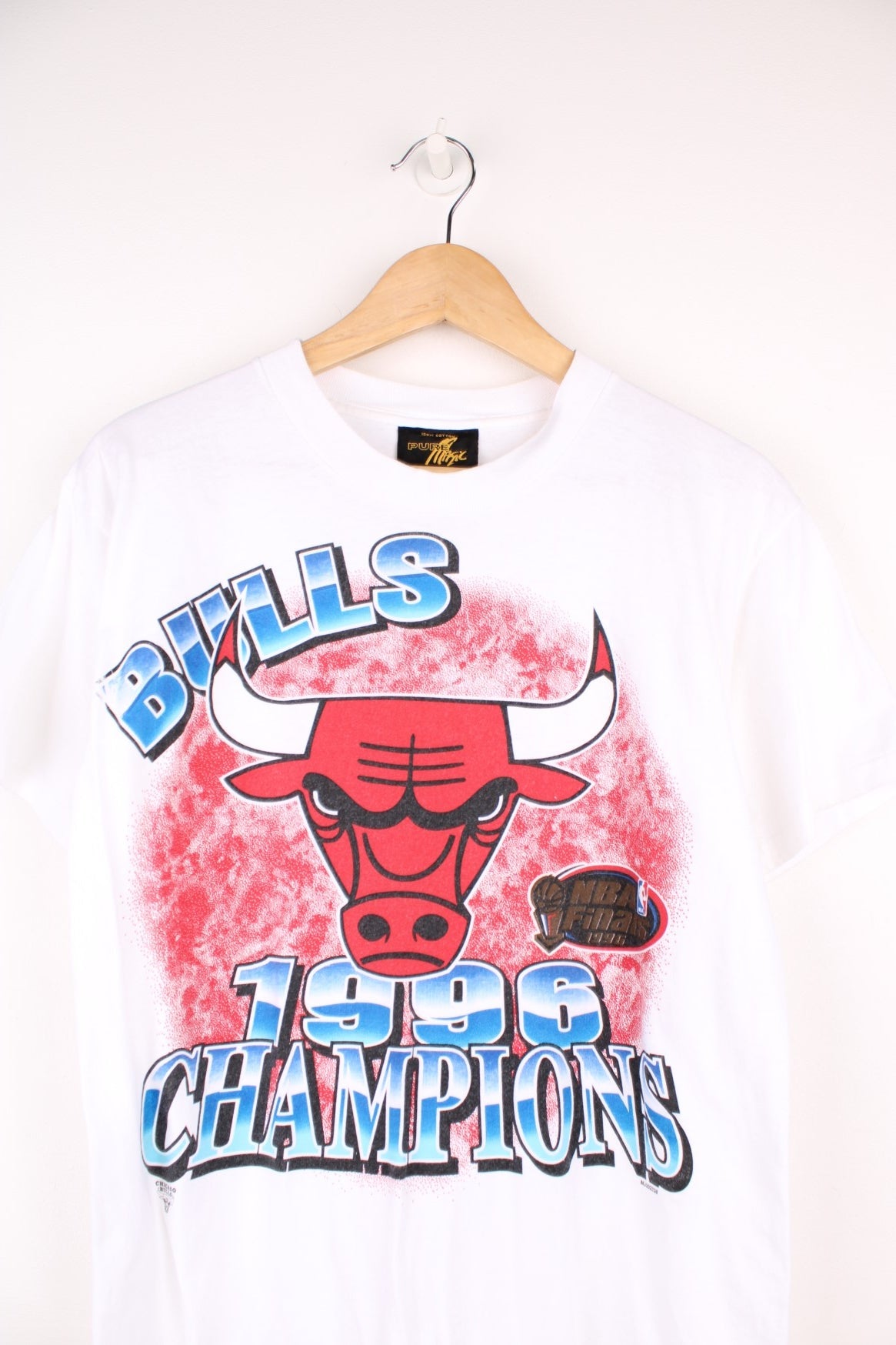 デッドストック1996 NBA CHAMPIONSシカゴブルズTシャツN2056 1996 Chicago Bulls NBA Champions T-Shirt – VintageFolk