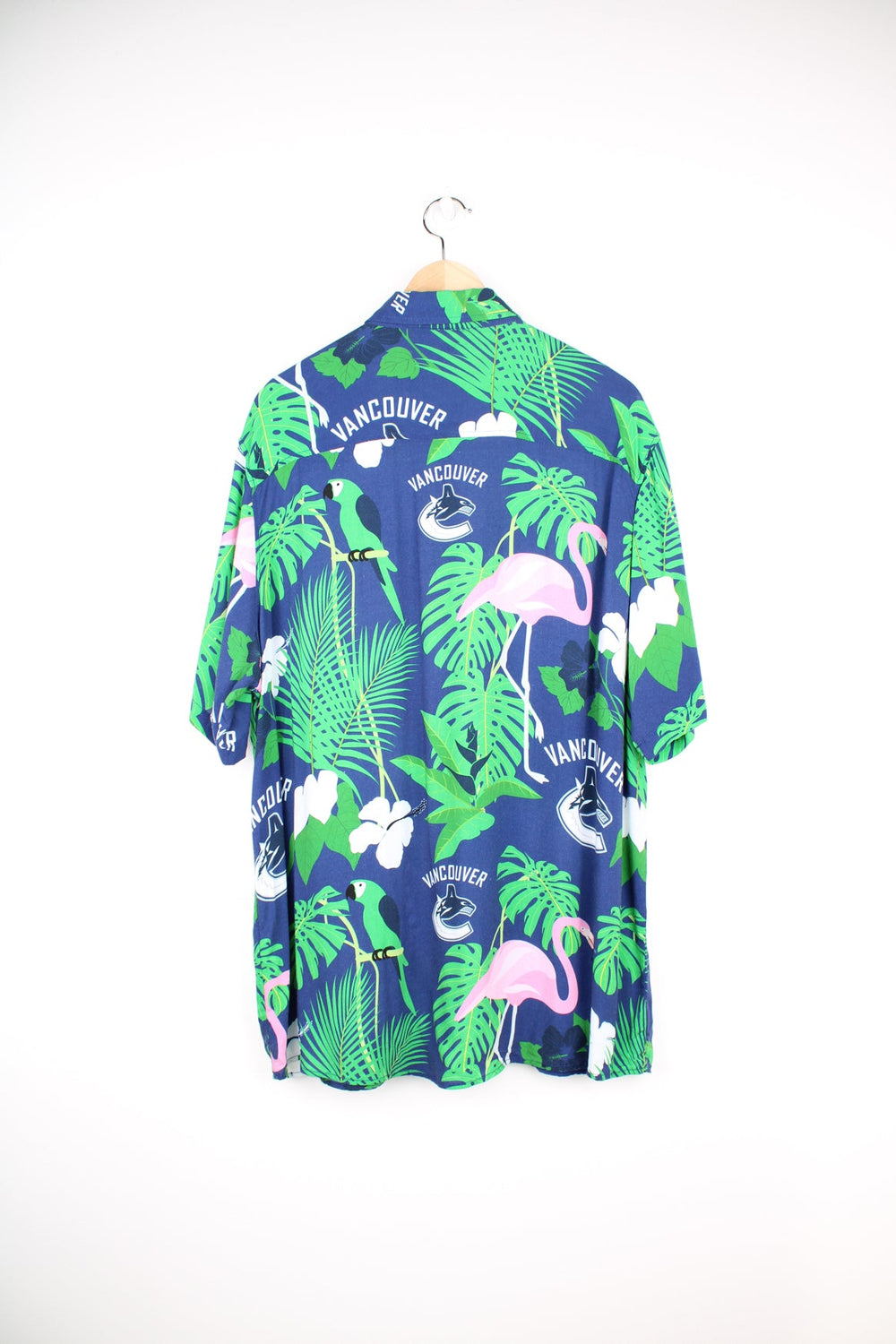 Vintage Vancouver Canucks button up cotton shirt with all over print 