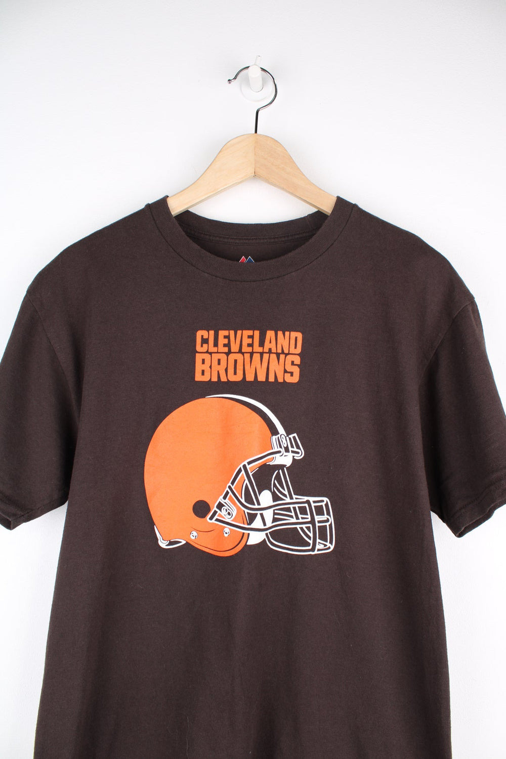 Cleveland Browns T-Shirt with printed logo across the chest.