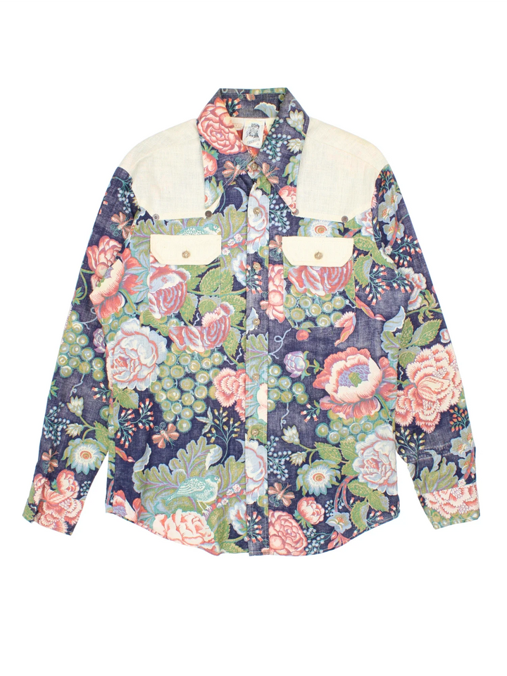 Vintage 70's Kennington Shirt in a floral blue colourway. Button up with front patch pockets, contrast beige detail and dagger collar.