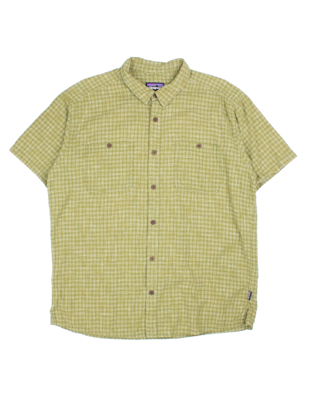 Patagonia Shirt in a green colourway, button up and has double chest pockets.