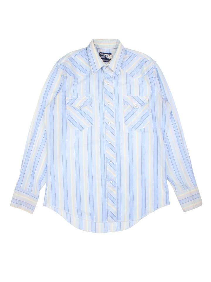 Wrangler Western Shirt in a blue and white colourway, button up and has double chest pockets.