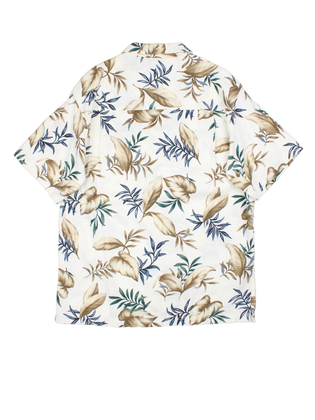Chaps by Ralph Lauren Hawaiian Shirt in a white colourway with blue and tan floral pattern all over, button up with a camp collar and has a chest pocket.