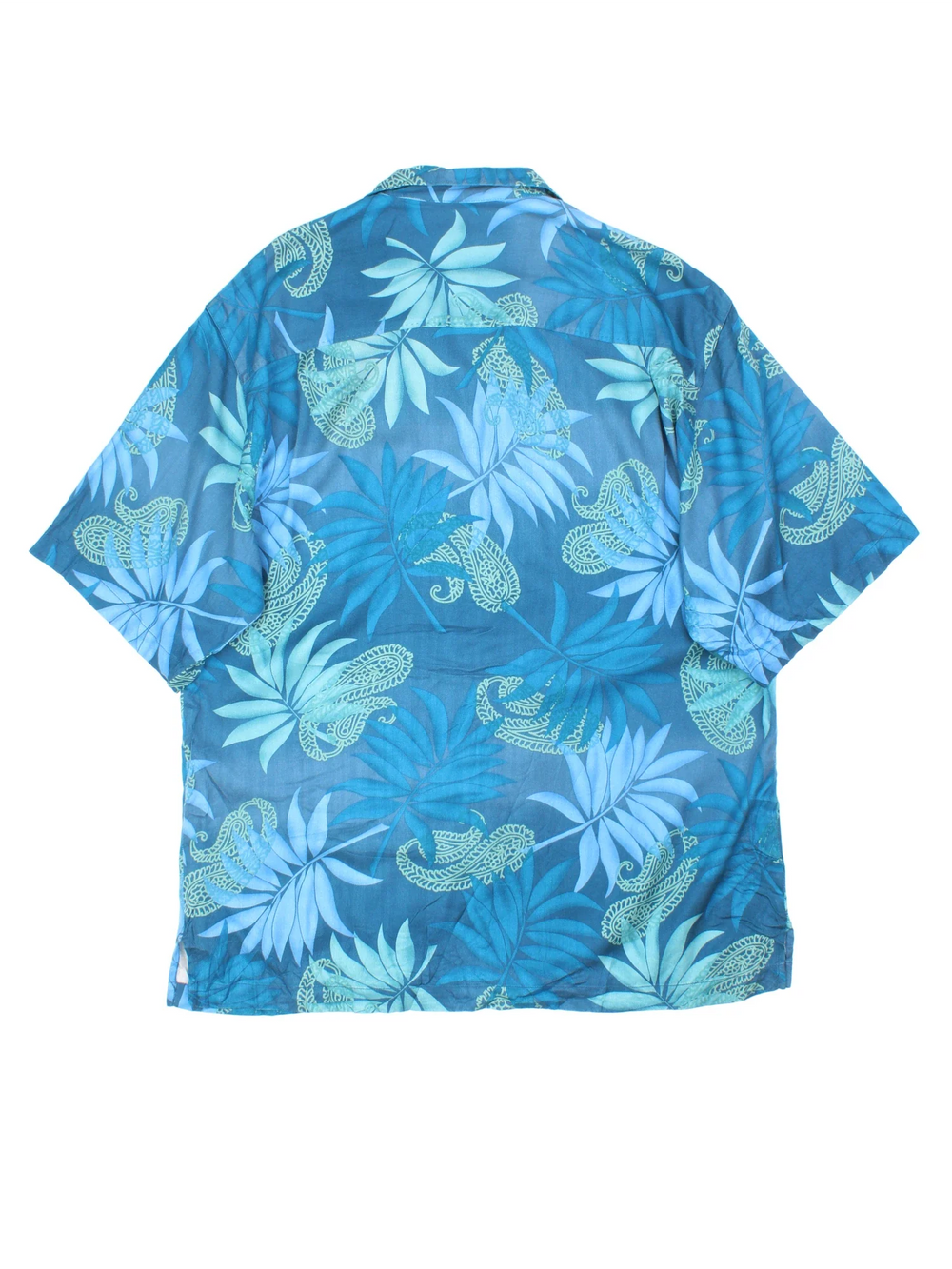Tommy Bahama Hawaiian Shirt in a blue colourway with floral pattern all over, button up and has a chest pocket.