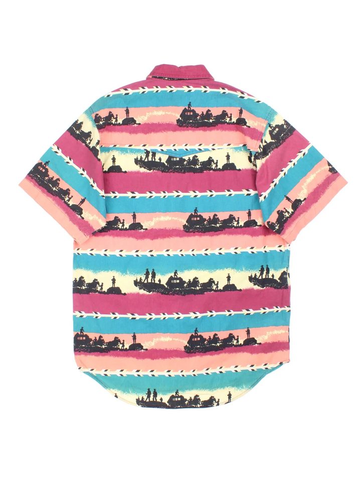 Wrangler Shirt in a pink/blue colourway. All over print, button up with 2 pockets on the front.