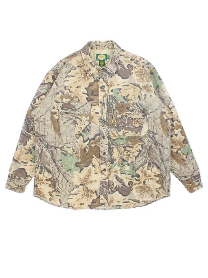 Cabela's Real Tree Camo Shirt in a green and brown colourway, button up and has double chest pockets.