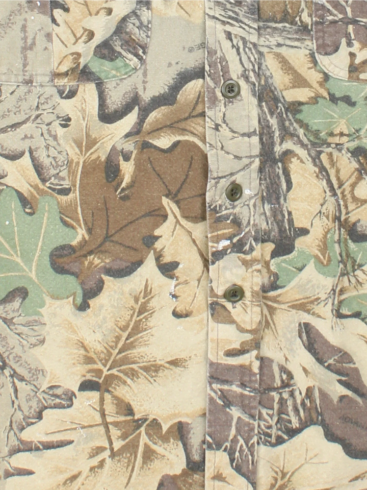 Cabela's Real Tree Camo Shirt in a green and brown colourway, button up and has double chest pockets.