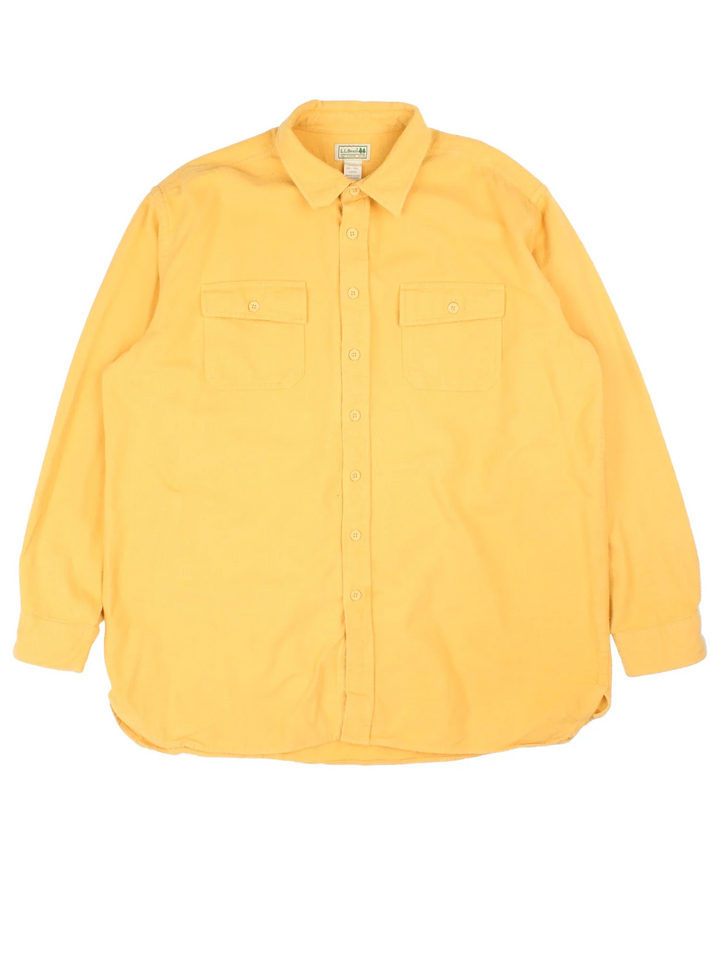 Vintage L.L Bean Shirt in a yellow colourway. Button up with two pockets on the front.