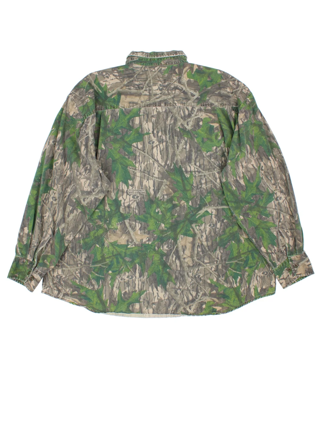 Vintage Cabela's Mossy Oak Camo Shirt in a green and brown colourway, button up and has double chest pockets.